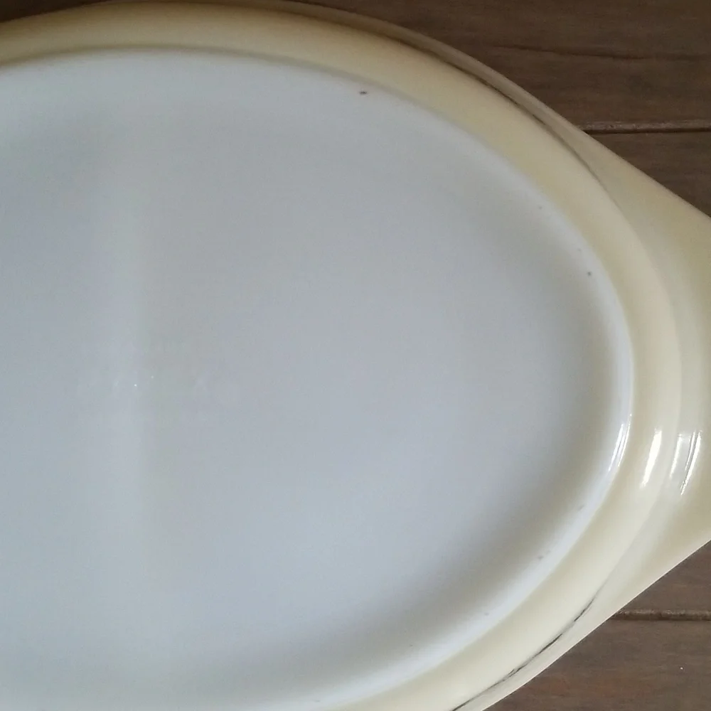 Pyrex vintage gold